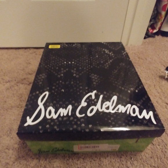 Shoes - Picture 5 of 5